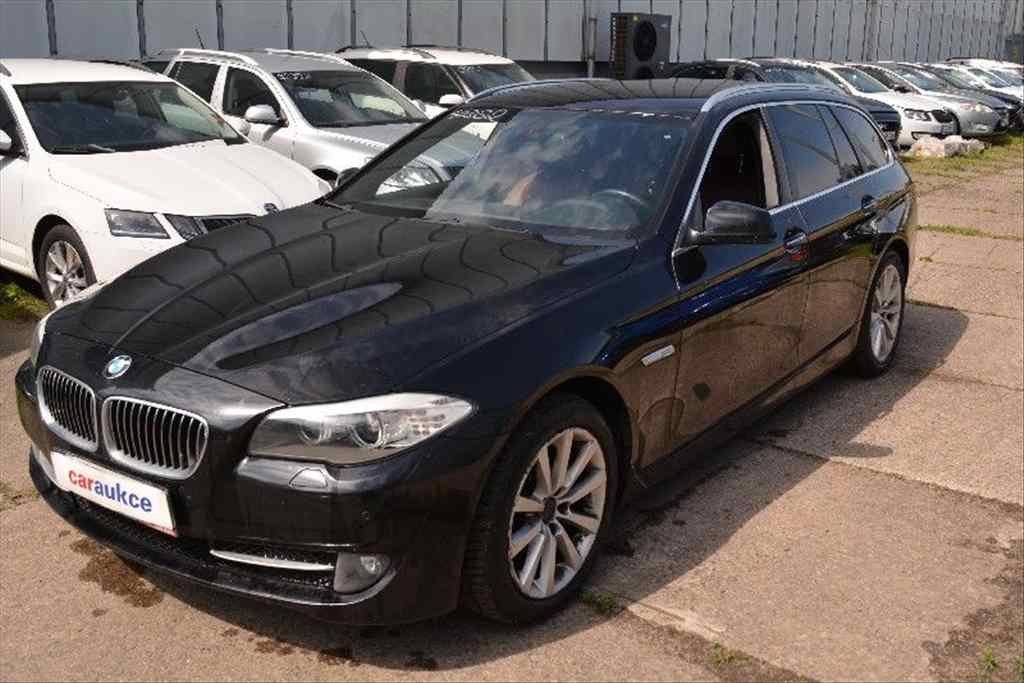 BMW Řada 5 520 D TOURING AT