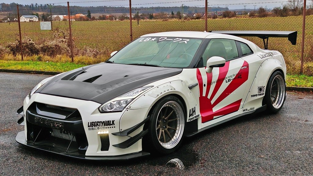 NISSAN GT-R R35 Black Edition 3,8/419 kW
