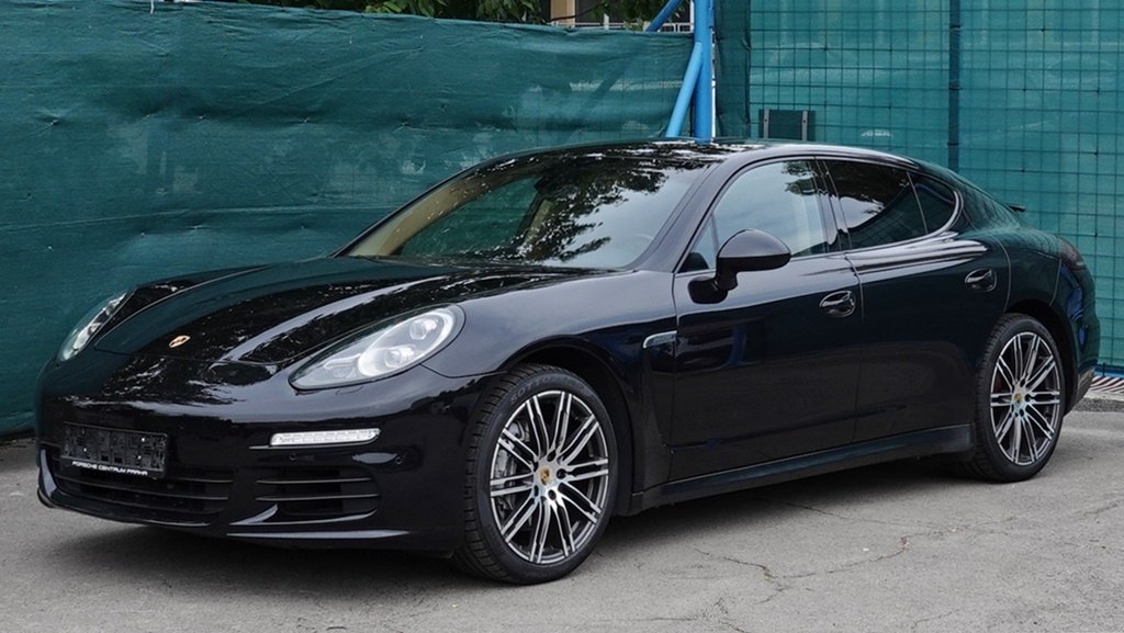 PORSCHE PANAMERA 3.0 V6 Turbodiesel 3,0/221 kW – RZ depozit PRAHA