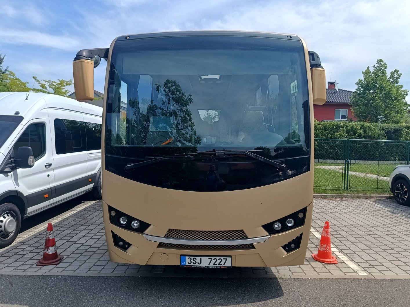 ISUZU NOVO
