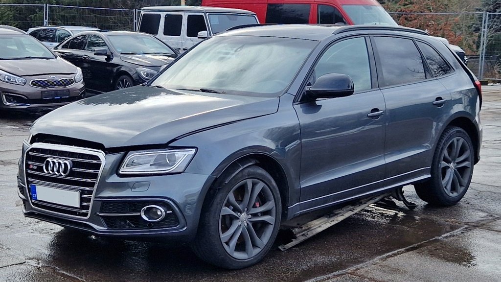 AUDI SQ5 QUATTRO 3,0 TDi/230 kW – NEPOJÍZDNÉ, SILNĚ POŠKOZENÉ VOZIDLO